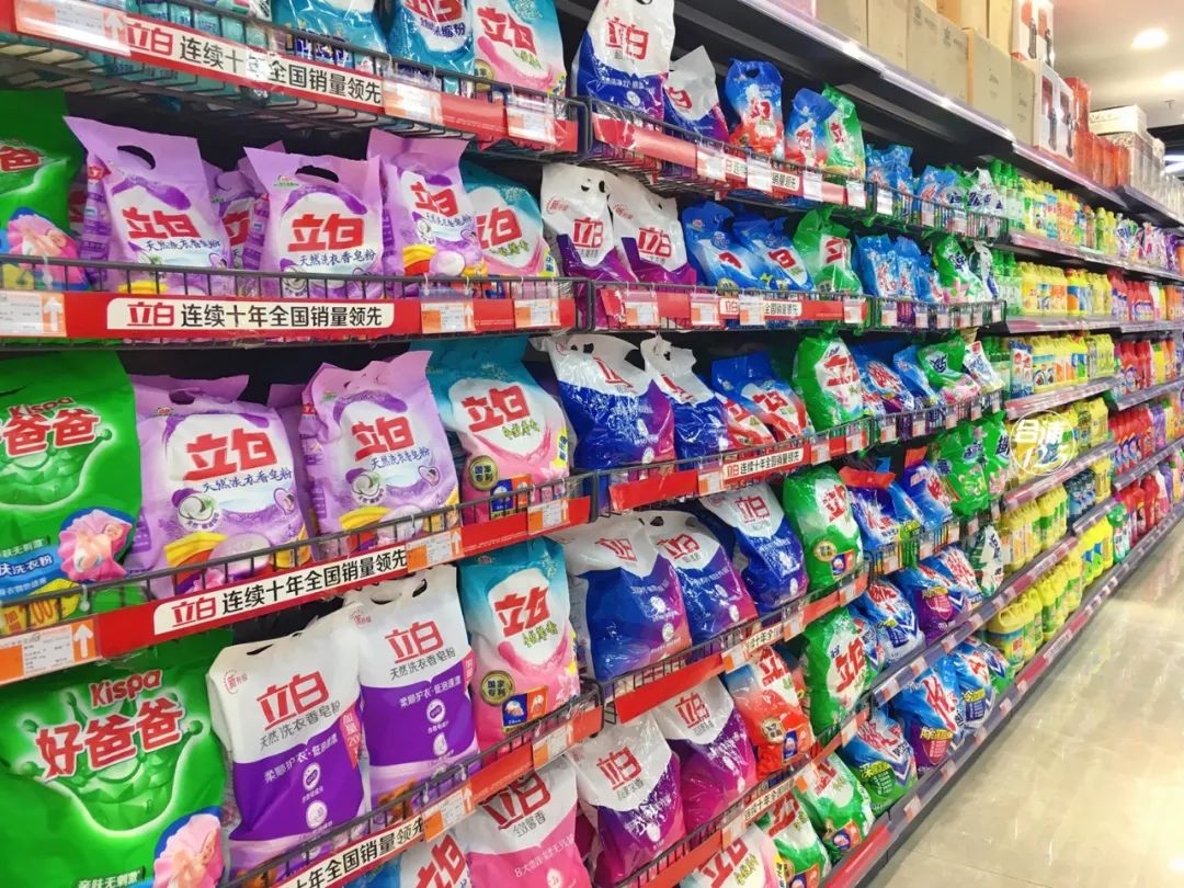 合浦商業新地標！XX大型超市盛大開業，日用百貨區人潮涌動，福利引爆全城
